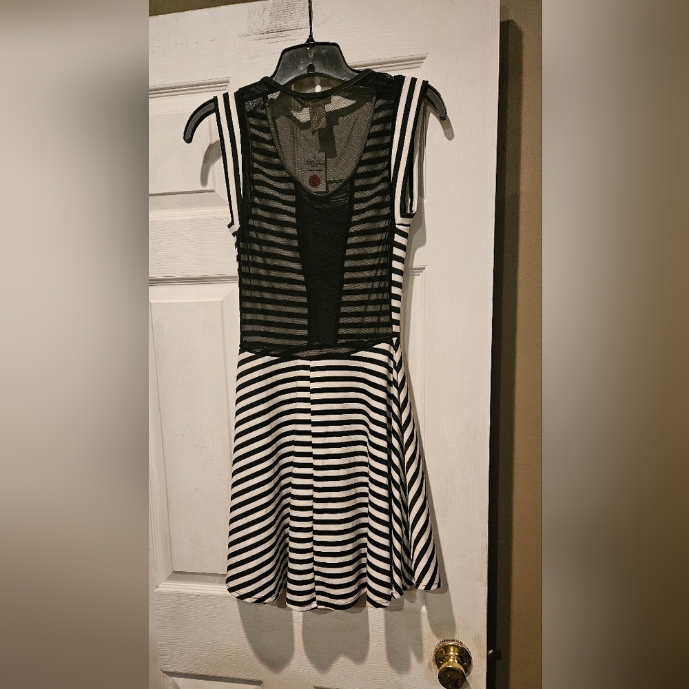 LOVE J DRESS - Picture 2 of 2